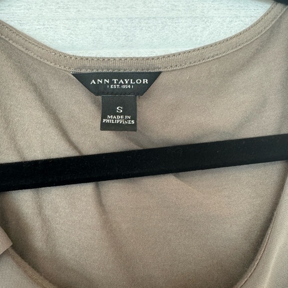 Vintage ANN Taylor Pleat Ruffle Tank Top - Picture 2 of 3